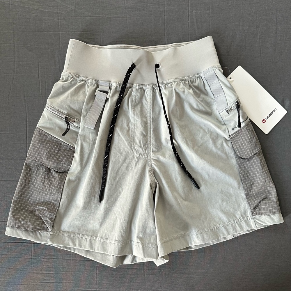 Lululemon NWT Multi-Pocket Cargo HR Hiking Short 5”